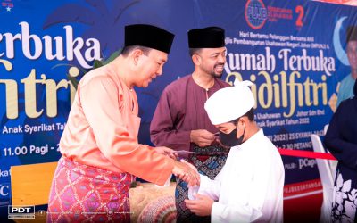 MAJLIS PENYERAHAN SUMBANGAN & DUIT RAYA PUJB